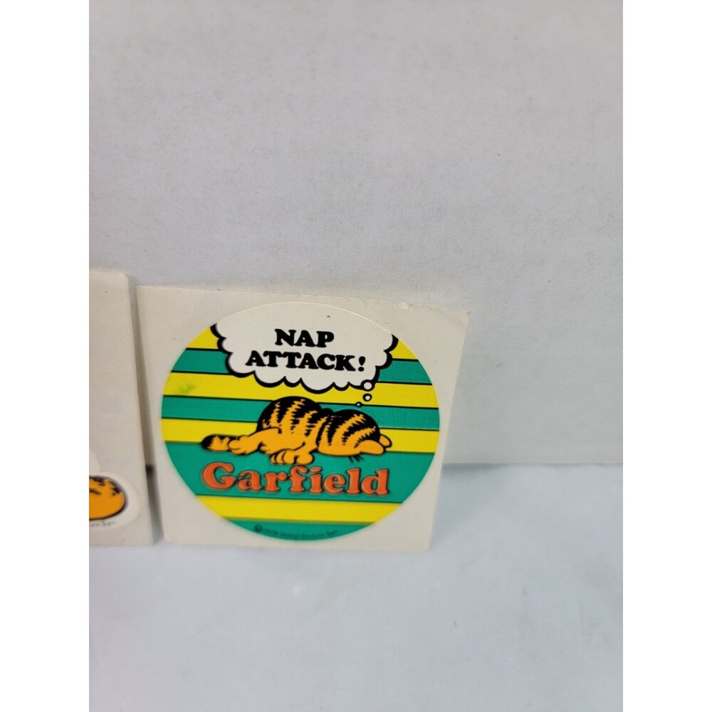 Vintage Garfield Sticker Lot 2 1978 Nap Attack United Feature Syndicate - Picture 2 of 3